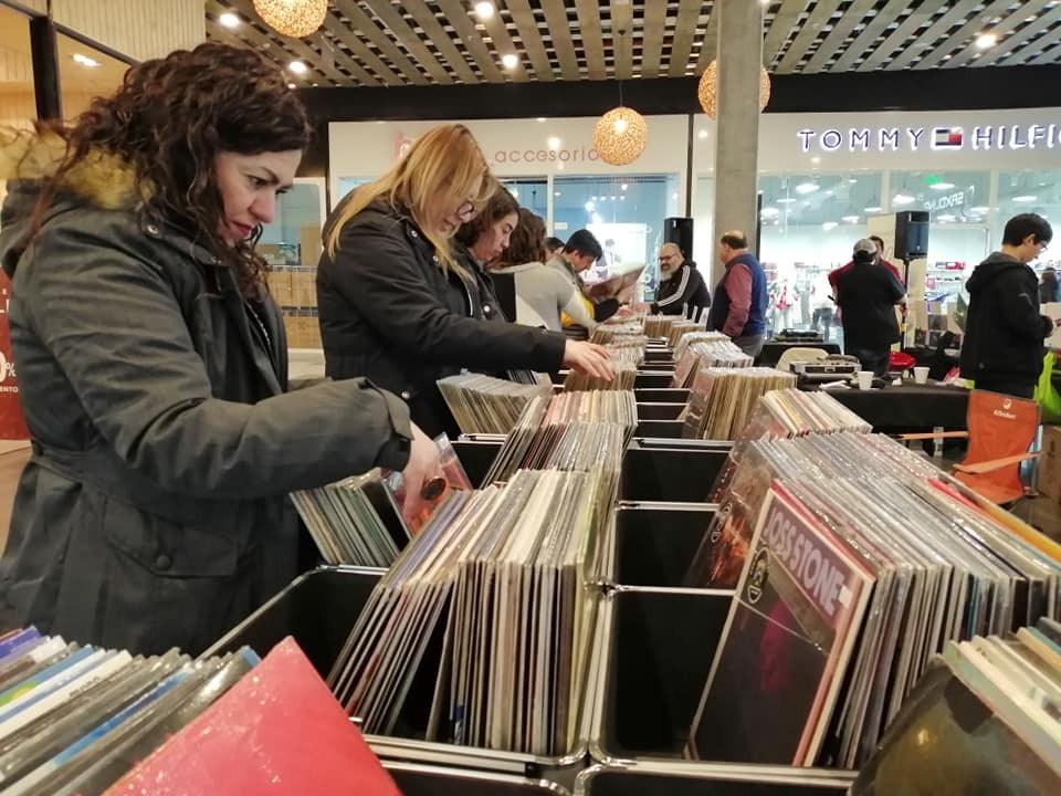 EXPO VINILO REGRESA A PATIO OUTLET TEMUCO Dreams on Vinyl