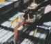 Discos de vinilo disponibles para explorar en una tienda de música